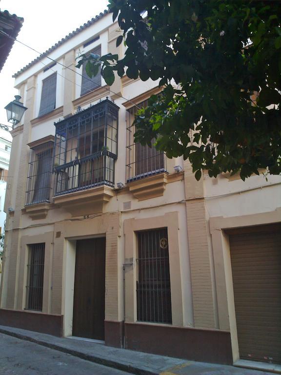 Apartamentos Altamira Sevilla Rum bild