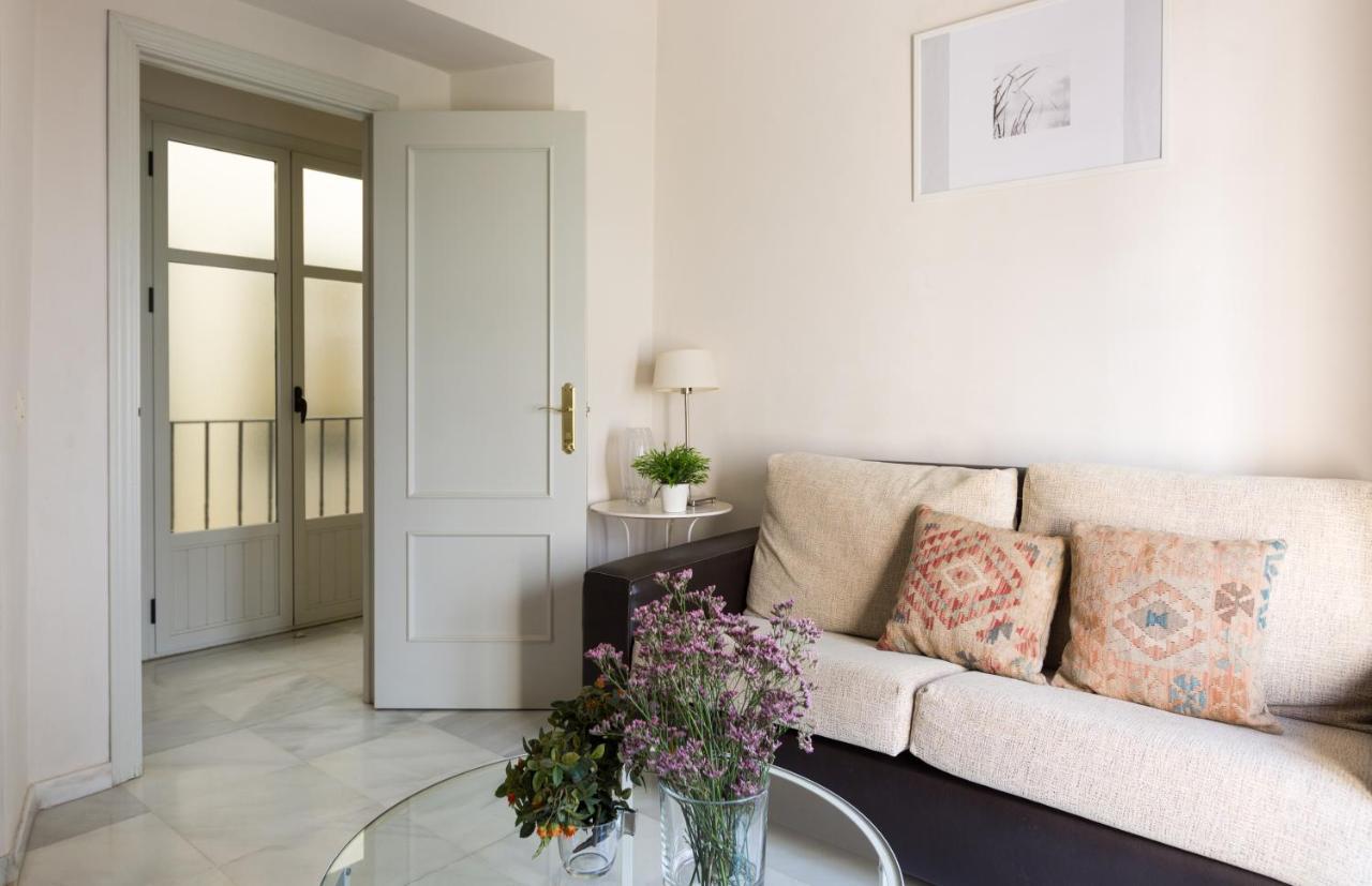 Apartamentos Altamira Sevilla Exteriör bild