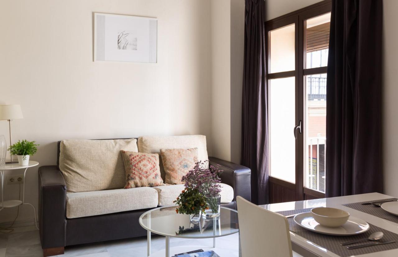 Apartamentos Altamira Sevilla Exteriör bild